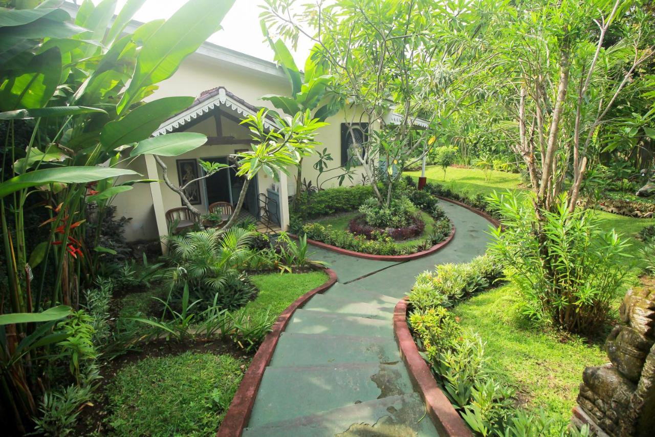 Sendok Hotel Mangsit Exterior photo