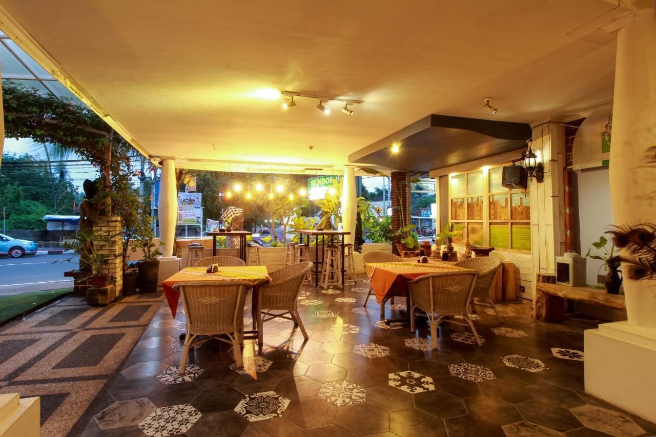 Sendok Hotel Mangsit Exterior photo