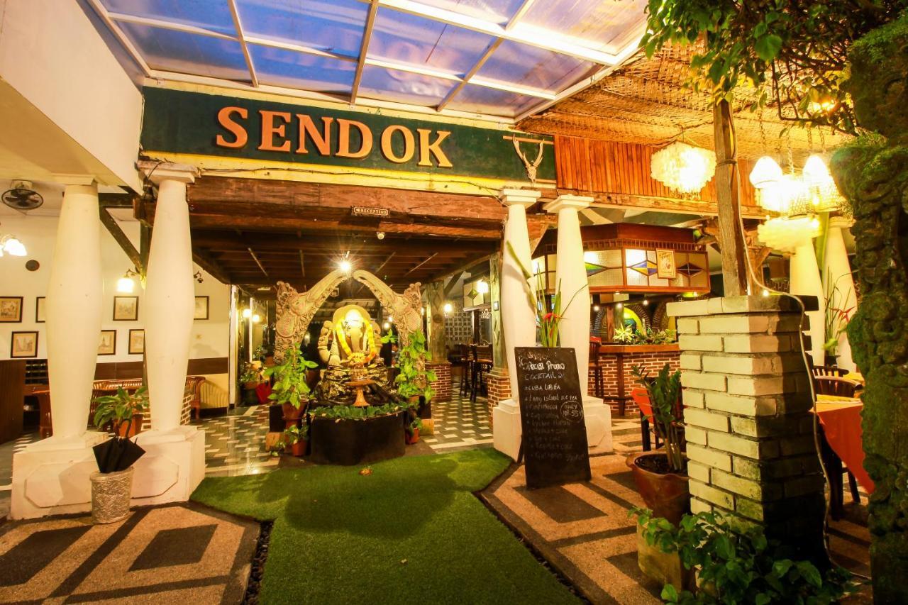 Sendok Hotel Mangsit Exterior photo