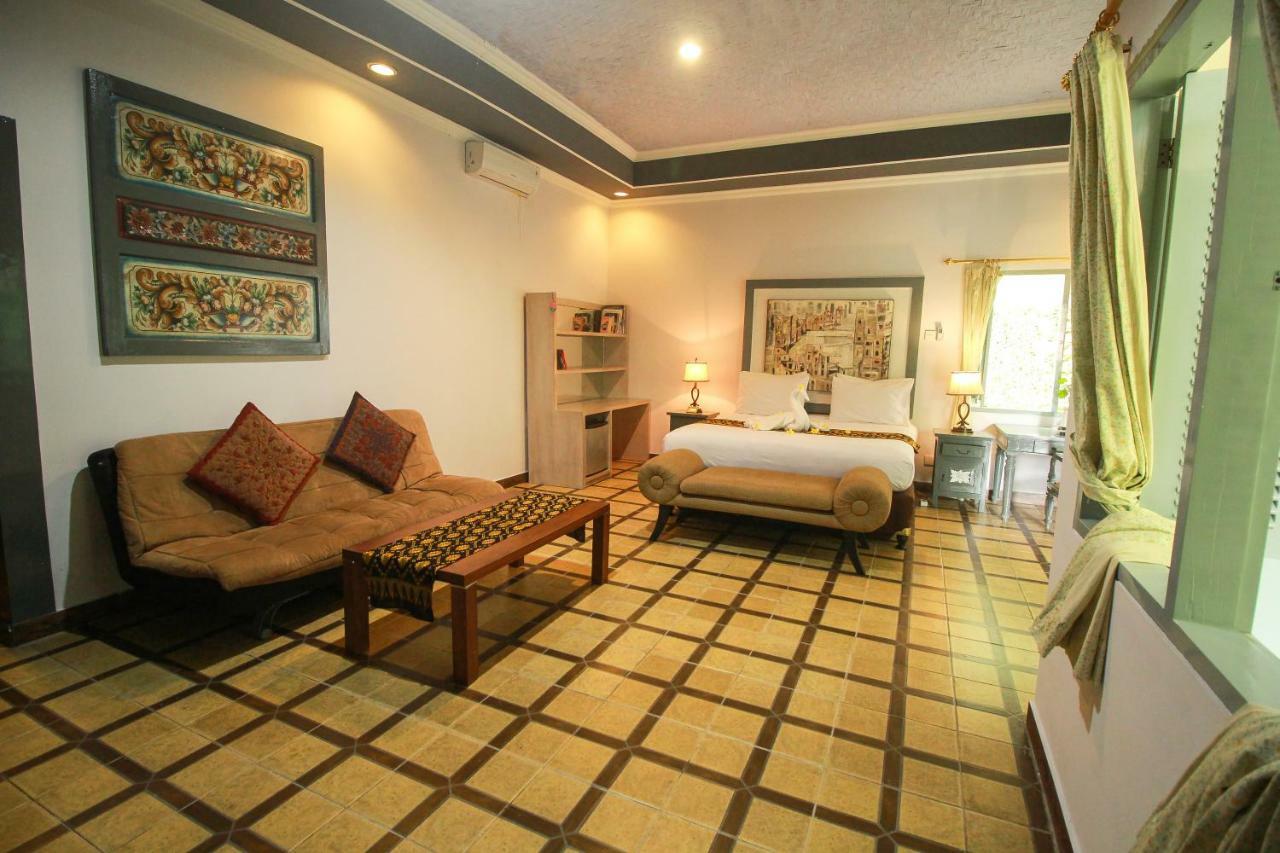 Sendok Hotel Mangsit Exterior photo