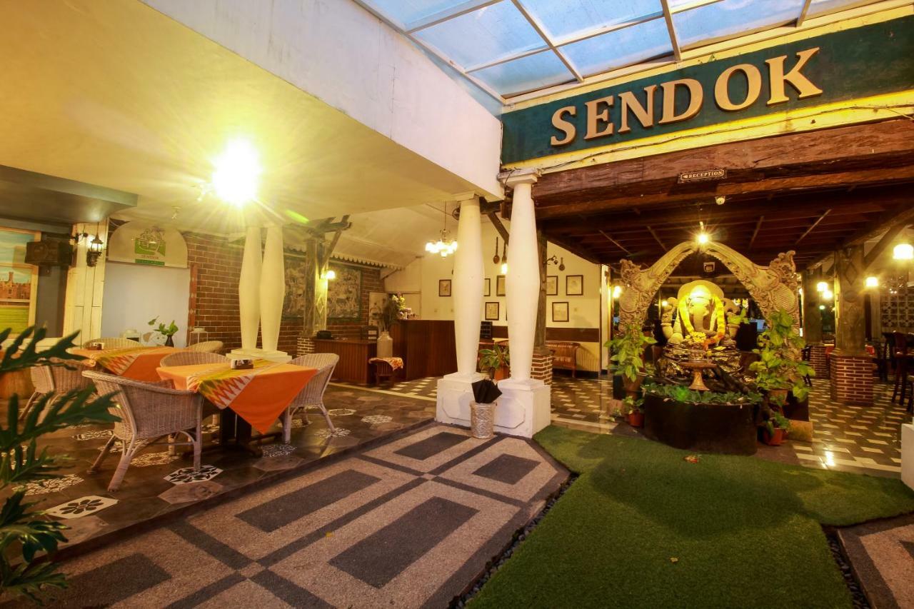 Sendok Hotel Mangsit Exterior photo