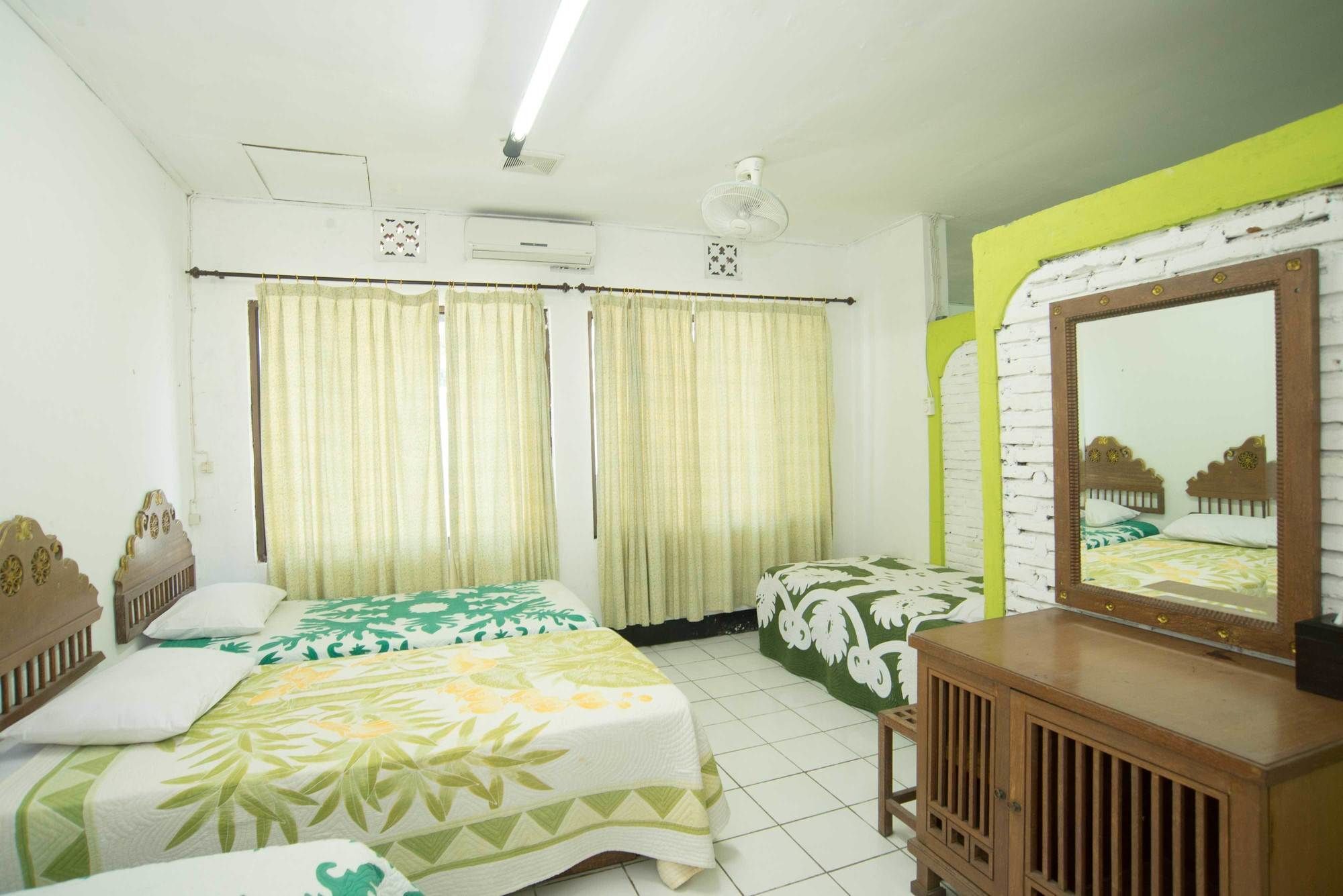 Sendok Hotel Mangsit Exterior photo